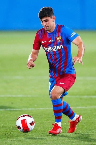 Yusuf Demir of FC Barcelona runs with the ball during the Joan Gamper Trophy match between FC Barcelona and Juventus at Estadi Johan Cruyff on August...