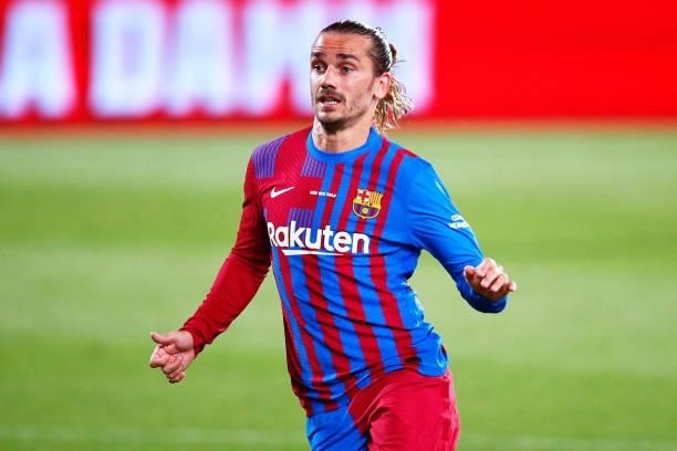 Antoine Griezmann of FC Barcelona looks on during the Joan Gamper Trophy match between FC Barcelona and Juventus at Estadi Johan Cruyff on August 08,...