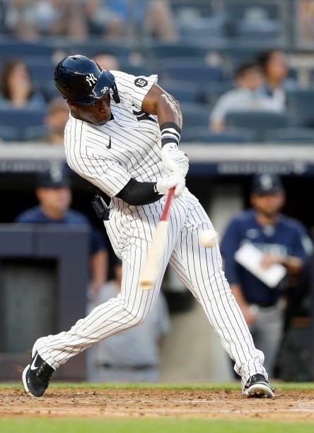 Jonathan Davis of the New York Yankees in action against the Seattle Mariners at Yankee Stadium on August 05, 2021 in New York City. The Yankees...