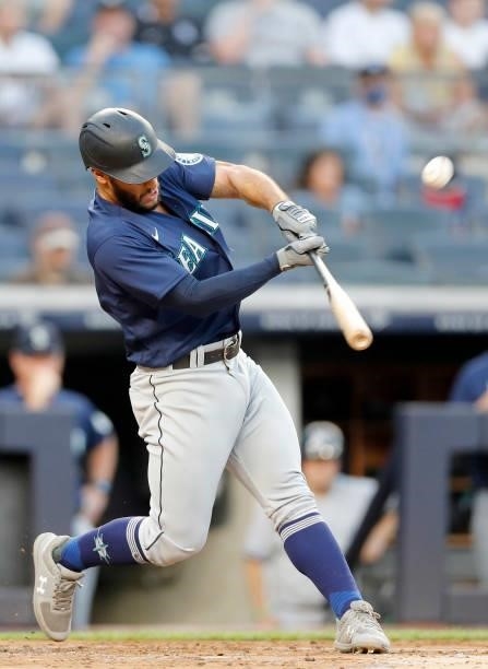 Abraham Toro of the Seattle Mariners in action against the New York Yankees at Yankee Stadium on August 05, 2021 in New York City. The Yankees...
