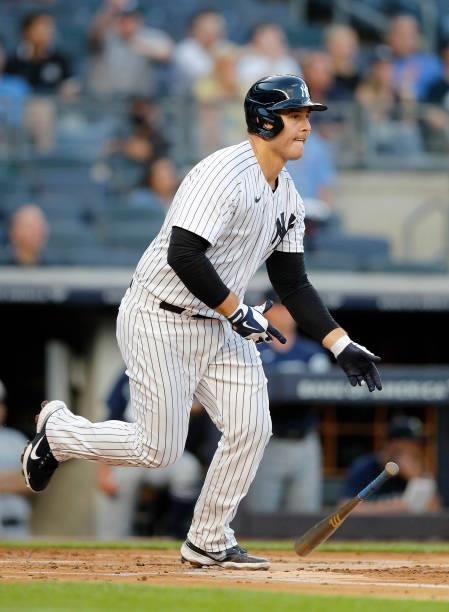 Anthony Rizzo of the New York Yankees in action against the Seattle Mariners at Yankee Stadium on August 05, 2021 in New York City. The Yankees...