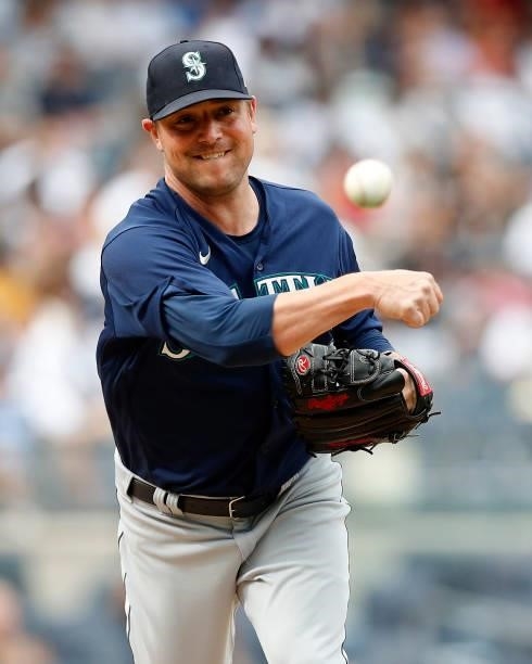Joe Smith of the Seattle Mariners in action against the New York Yankees at Yankee Stadium on August 07, 2021 in New York City. The Yankees defeated...