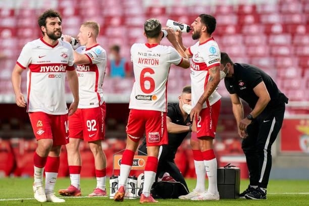 Players of FC Spartak Moskva drink during the UEFA Champions League Third Qualifying Round Leg Two match between SL Benfica and Spartak Moskva at...