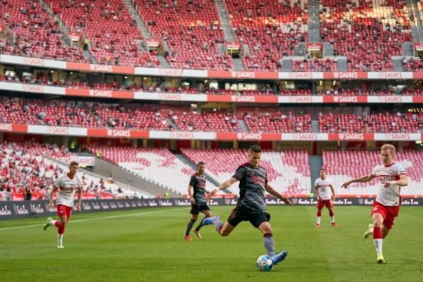Julian Weigl of SL Benfica in action during the UEFA Champions League Third Qualifying Round Leg Two match between SL Benfica and Spartak Moskva at...