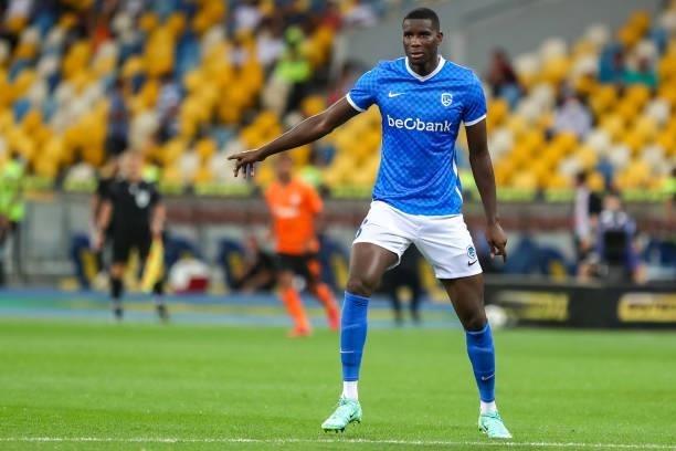 Paul Onuachu of KRC Genk coaches his teammates during the UEFA Champions League: Third Qualifying Round Leg Two match between Shakhtar Donetsk and...