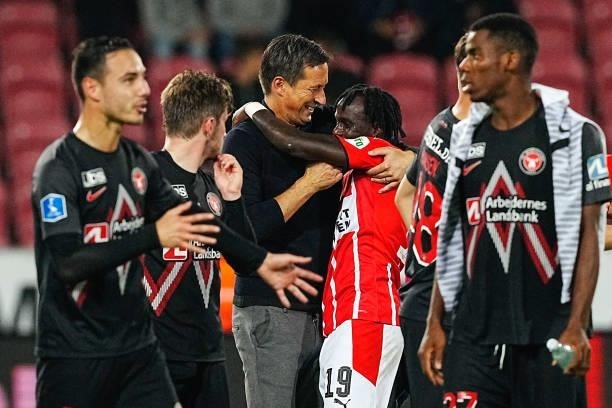 Coach Roger Schmidt of PSV, Bruma of PSV during the UEFA Champions League Third Qualifying Round Leg Two match between FC Midtjylland and PSV at MCH...