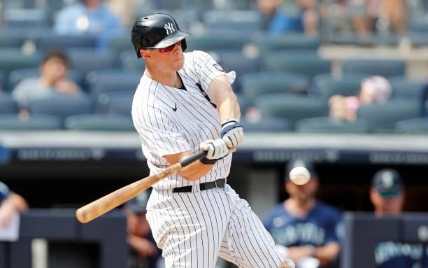 LeMahieu of the New York Yankees in action against the Seattle Mariners at Yankee Stadium on August 07, 2021 in New York City. The Yankees defeated...