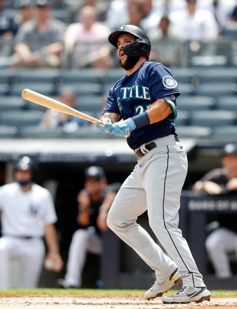 Luis Torrens of the Seattle Mariners in action against the New York Yankees at Yankee Stadium on August 07, 2021 in New York City. The Yankees...
