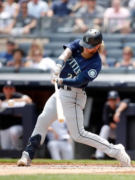 Jake Fraley of the Seattle Mariners in action against the New York Yankees at Yankee Stadium on August 07, 2021 in New York City. The Yankees...