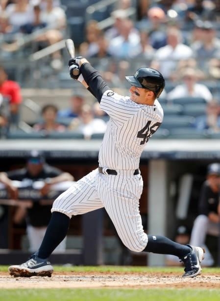 Anthony Rizzo of the New York Yankees in action against the Seattle Mariners at Yankee Stadium on August 07, 2021 in New York City. The Yankees...