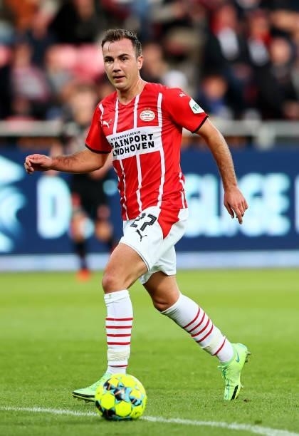 Mario Götze of PSV Eindhoven controls the ball during the UEFA Champions League third qualifying round second leg between FC Midtjylland and PSV...
