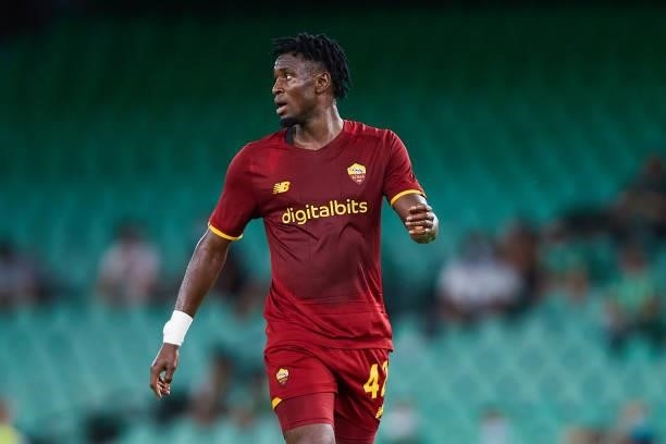 Amadou Diawara of AS Roma looks on during a friendly match between Real Betis and AS Roma at Estadio Benito Villamarin on August 07, 2021 in Seville,...