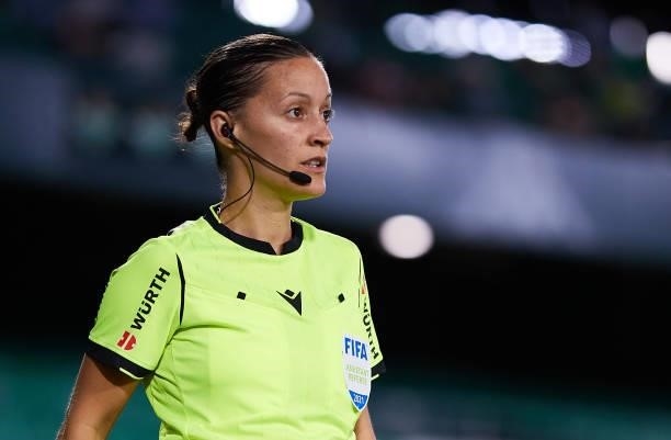 Referee Guadalupe Porras Ayuso looks on during a friendly match between Real Betis and AS Roma at Estadio Benito Villamarin on August 07, 2021 in...