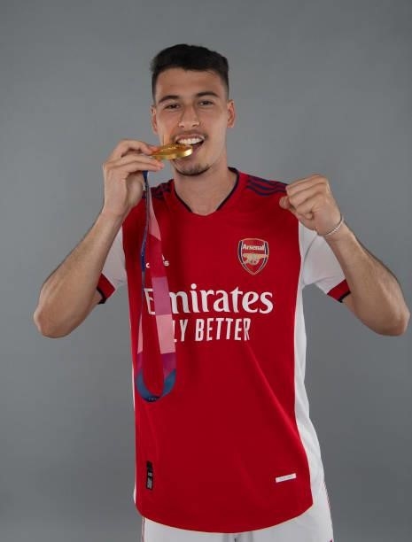 Arsenal's Gabriel Martinelli with his gold medal won at the Tokyo Olympics with Brazil at London Colney on August 06, 2021 in St Albans, England.