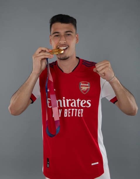 Arsenal's Gabriel Martinelli with his gold medal won at the Tokyo Olympics with Brazil at London Colney on August 06, 2021 in St Albans, England.