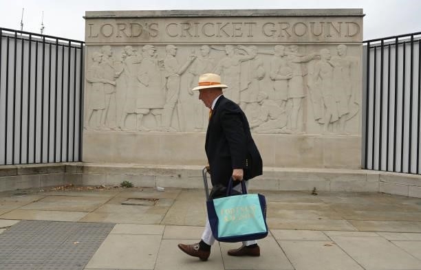 An MCC member on his way to the Grace Gates before the 2nd LV= Test match between England and India at Lord's Cricket Ground on August 12, 2021 in...