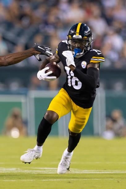 Diontae Johnson of the Pittsburgh Steelers runs with the ball against the Philadelphia Eagles during the preseason game at Lincoln Financial Field on...