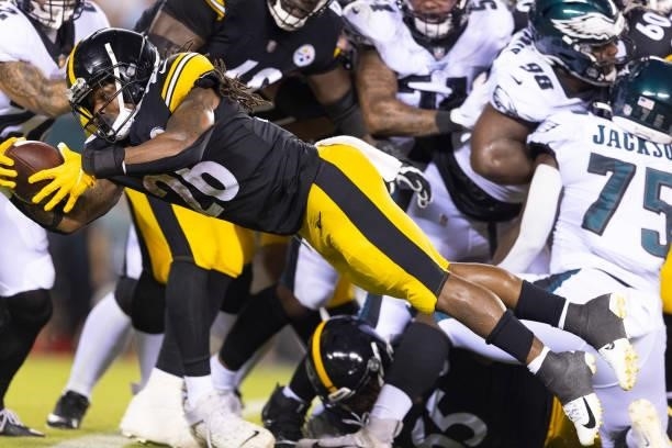 Anthony McFarland of the Pittsburgh Steelers scores a touchdown against the Philadelphia Eagles in the second quarter of the preseason game at...