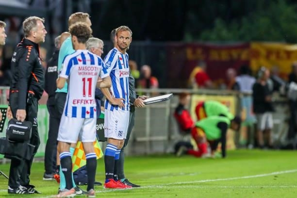 Siem de Jong of SC Heerenveen during the Dutch Eredivisie match between Go Ahead Eagles and SC Heerenveen at De Adelaarshorst on August 14, 2021 in...