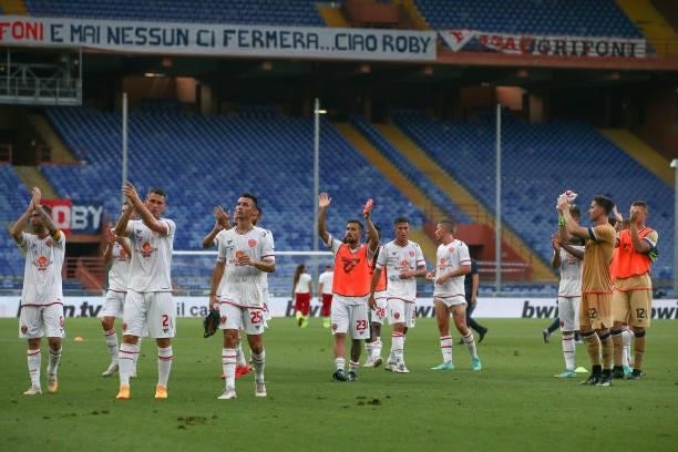 Perugia Calcio players appalud the travelling fans following the 3-2 defeat in the Coppa Italia match between Genoa CFC and AC Perugia Calcio at...