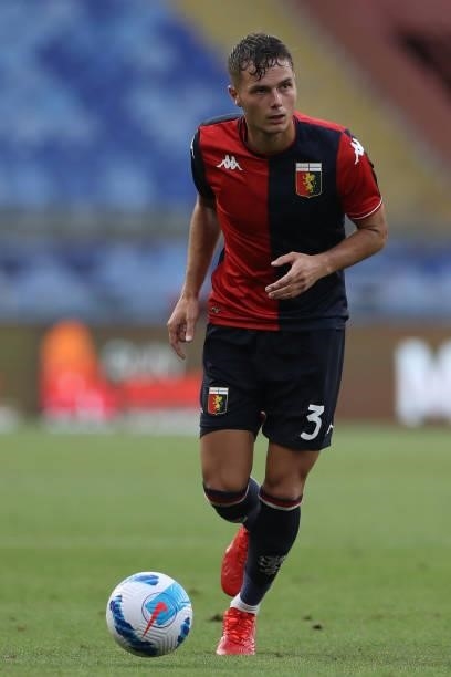 Zinho Vanheusden of Genoa CFC runs with the ball during the Coppa Italia match between Genoa CFC and AC Perugia Calcio at Stadio Luigi Ferraris on...
