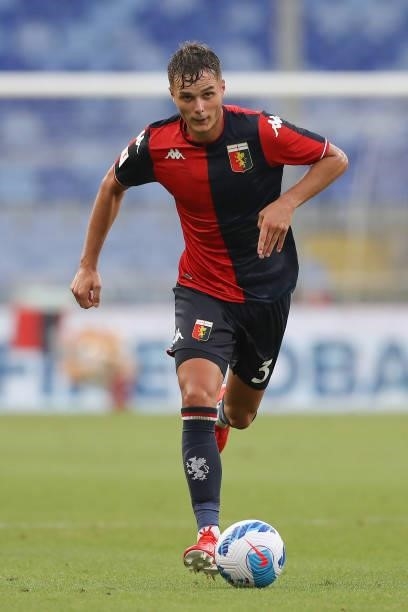 Zinho Vanheusden of Genoa CFC runs with the ball during the Coppa Italia match between Genoa CFC and AC Perugia Calcio at Stadio Luigi Ferraris on...