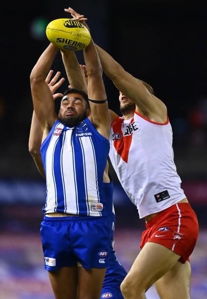Tarryn Thomas of the Kangaroos marks during the round 22 AFL match between North Melbourne Kangaroos and Sydney Swans at Marvel Stadium on August 14,...
