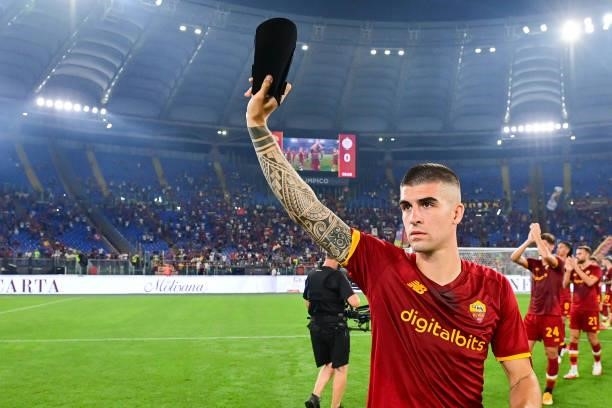 Gianluca Mancini great the fans after the pre-season friendly match between AS Roma and Raja Casablanca at Centro Sportivo Giulio Onesti on August...
