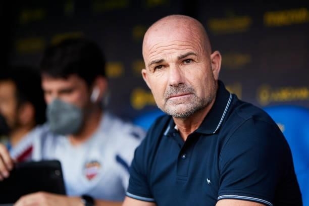 Paco Lopez, manager of Levante UD during the La Liga Santader match between Cadiz CF and Levante UD