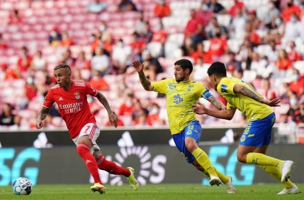 Everton Cebolinha of SL Benfica in action during the Liga Bwin match between SL Benfica and FC Arouca at Estadio da Luz on August 14, 2021 in Lisbon,...