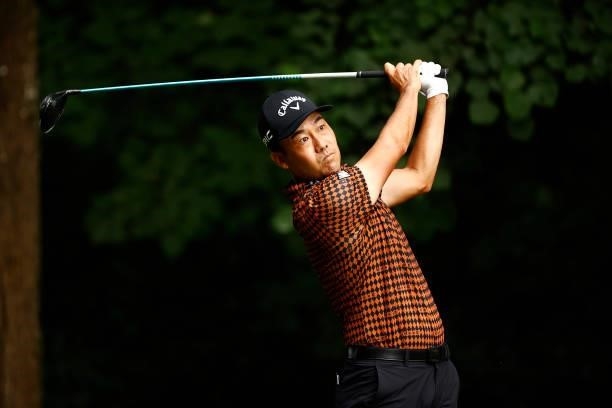 Kevin Na of the United States plays his shot from the second tee during the final round of the Wyndham Championship at Sedgefield Country Club on...