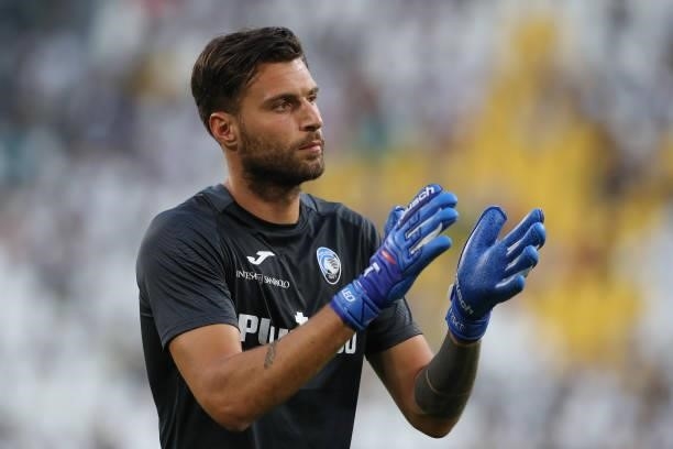 Marco Sportiello of Atalanta applauds during the warm up prior to the Pre-Season Friendly between Juventus FC and Atalanta BC at Allianz Stadium on...
