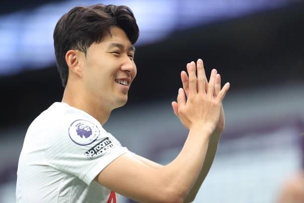 Son Heung-min of Tottenham Hotspur celebrates after the Premier League match between Tottenham Hotspur and Manchester City at Tottenham Hotspur...