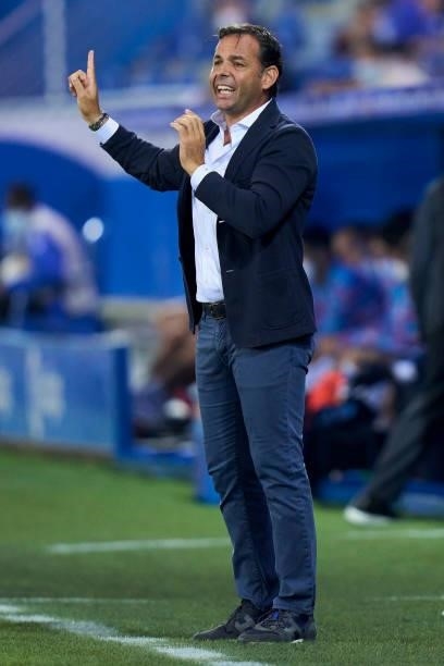 Javier Calleja head coach of Deportivo Alaves reacts during the La Liga Santader match between Deportivo Alaves and Real Madrid CF at Stadium...