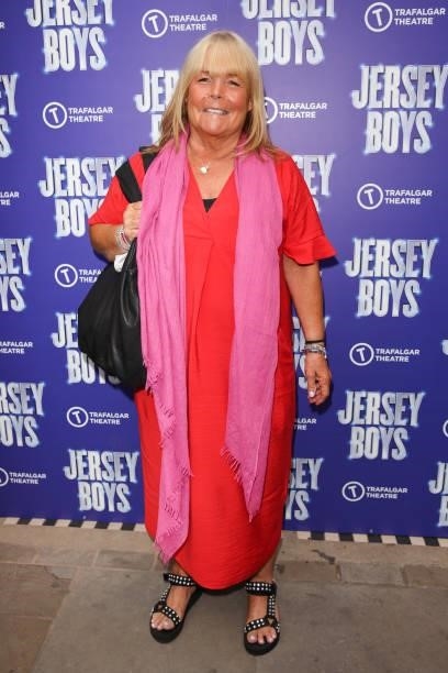 Linda Robson attends the "Jersey Boys