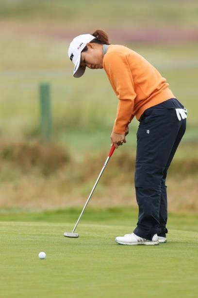 Nasa Hataoka of Japan putts on the seventh green during Day One of the AIG Women's Open at Carnoustie Golf Links on August 19, 2021 in Carnoustie,...