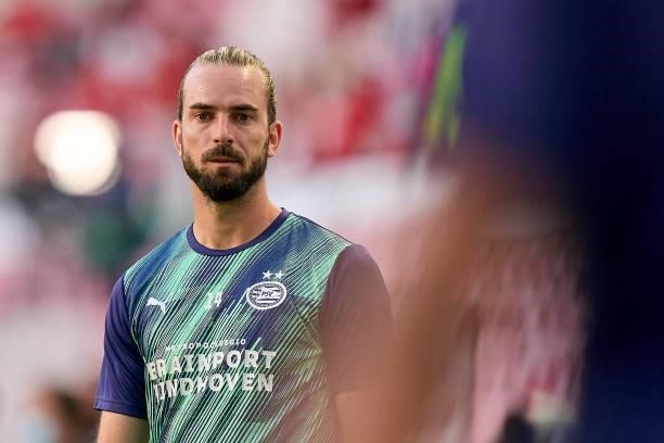 Davy Propper of PSV Eindhoven looks on during the warm up prior to the UEFA Champions League Play-Offs Leg One match between SL Benfica and PSV...