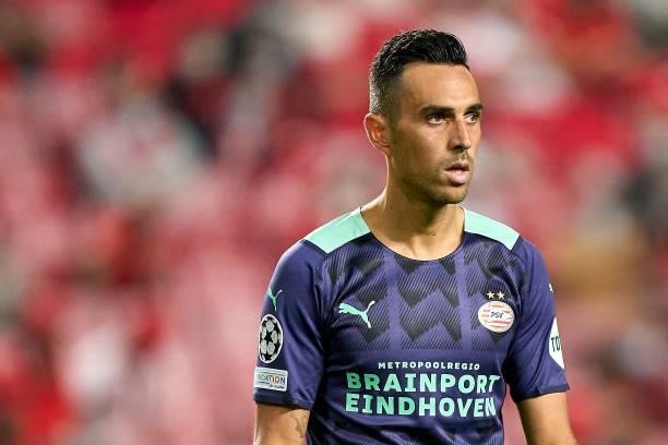 Eran Zahavi of PSV Eindhoven looks on during the UEFA Champions League Play-Offs Leg One match between SL Benfica and PSV Eindhoven at Estadio da Luz...