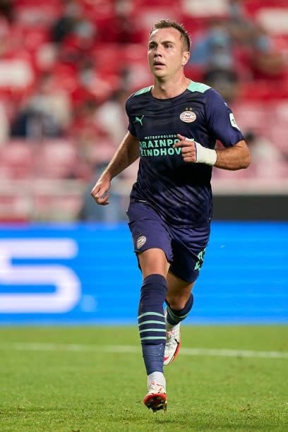 Mario Gotze of PSV Eindhoven in action during the UEFA Champions League Play-Offs Leg One match between SL Benfica and PSV Eindhoven at Estadio da...