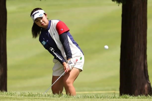 Miyu Yamashita of Japan chips onto the 6th green during the first round of the CAT Ladies at Daihakone Country Club on August 20, 2021 in Hakone,...