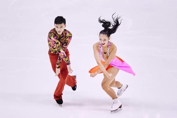 Miku Makita and Tyler Gunara of Canada compete in the Junior Ice Dance Rhythm Dance during the ISU Junior Grand Prix of Figure Skating at Patinoire...