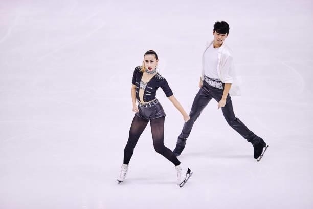 Katarina Wolfkostin and Jeffrey Chen of the United States compete in the Junior Ice Dance Rhythm Dance during the ISU Junior Grand Prix of Figure...