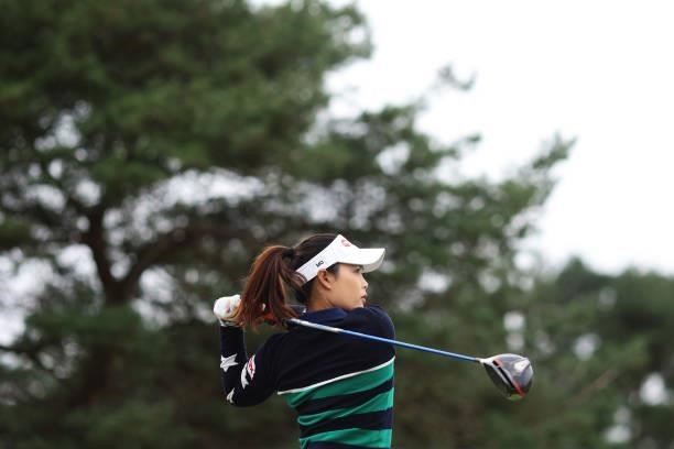 Moriya Jutanugarn of Thailand tees off on the fourteenth hole during Day Two of the AIG Women's Open at Carnoustie Golf Links on August 20, 2021 in...