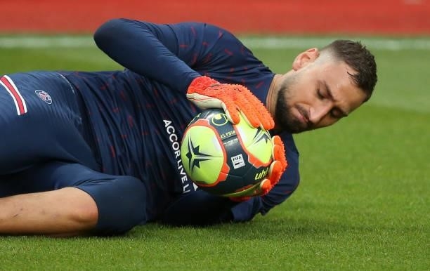 Goalkeeper of PSG Gianluigi Donnarumma warms up before the Ligue 1 match between Stade Brestois 29 and Paris Saint-Germain at Stade Francis Le Ble on...