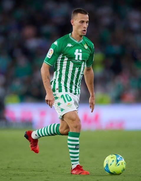 Sergio Canales of Real Betis in action during the La Liga Santader match between Real Betis and Cadiz CF on Friday 20 August in Seville, Spain