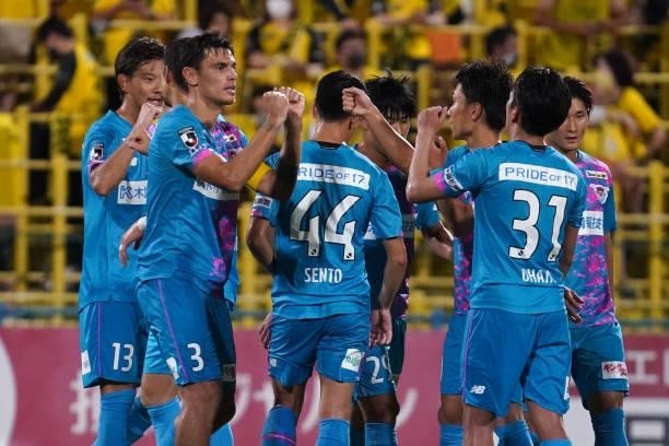 Players of Sagan Tosu celebrate 3-1 victory at the end of the J.League Meiji Yasuda J1 match between Kashiwa Reysol and Sagan Tosu at Sankyo Frontier...