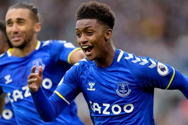 Demarai Gray of Everton celebrates his goal during the Premier League match between Leeds United and Everton at Elland Road on August 21 2021 in...