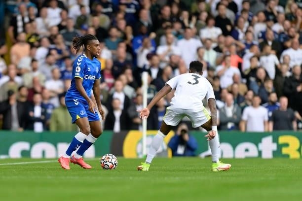 Alex Iwobi of Everton on the ball during the Premier League match between Leeds United and Everton at Elland Road on August 21 2021 in Leeds, England.