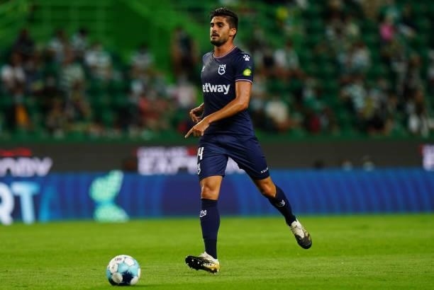 Danny Henriques of Belenenses SAD in action during the Liga Bwin match between Sporting CP and Belenenses SAD at Estadio Jose Alvalade on August 21,...