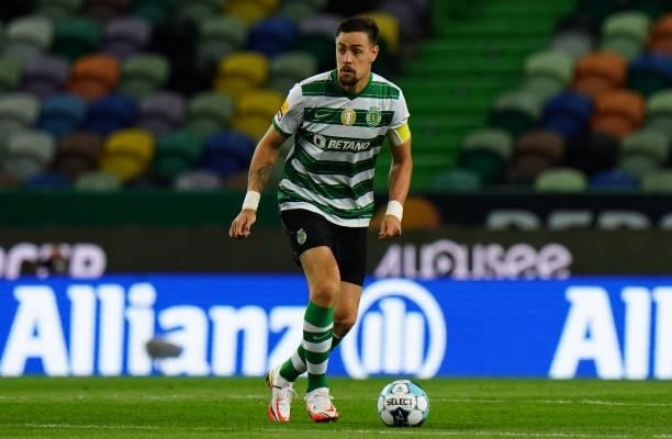 Sebastian Coates of Sporting CP in action during the Liga Bwin match between Sporting CP and Belenenses SAD at Estadio Jose Alvalade on August 21,...